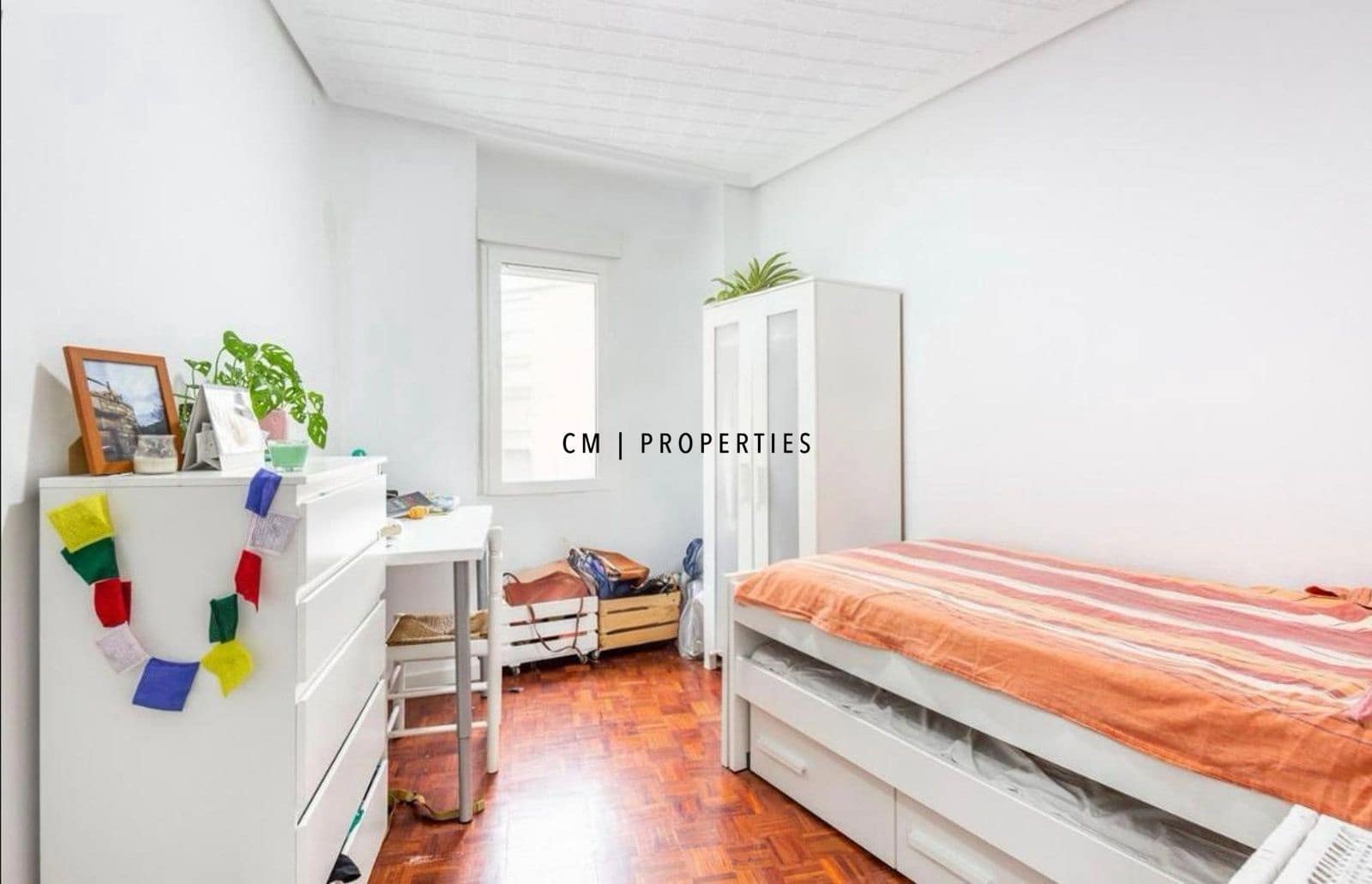 Piso de 3 habitaciones en València ciudad en alquiler - 1.300 € (Ref: 9626097)