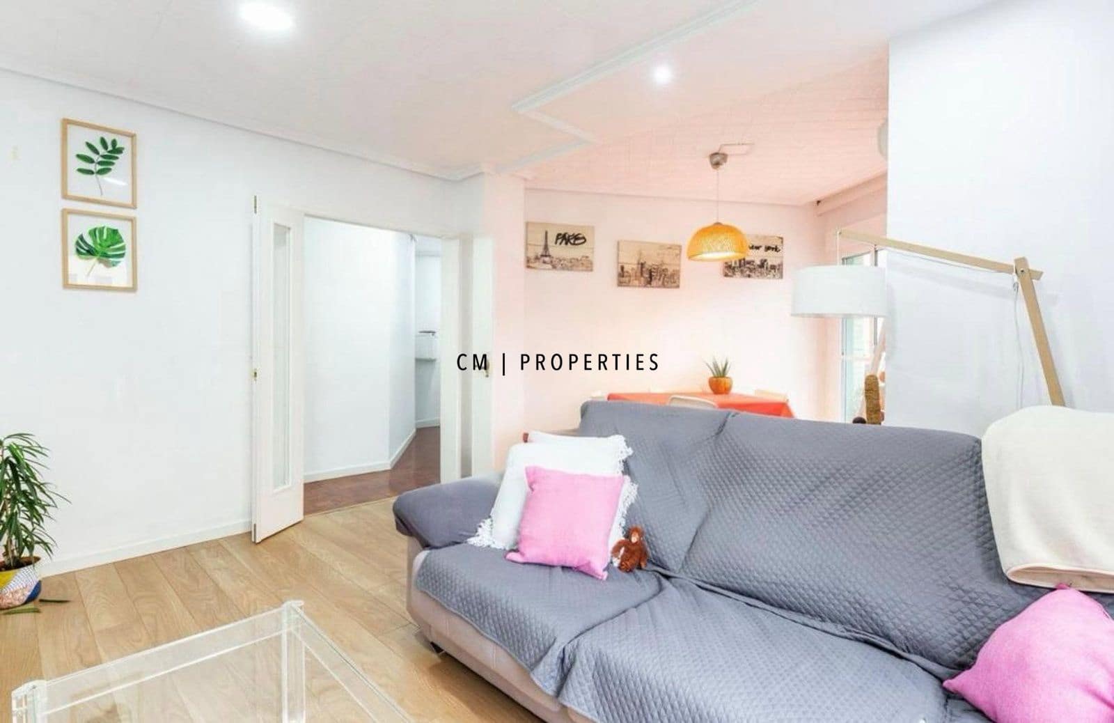 Piso de 3 habitaciones en València ciudad en alquiler - 1.300 € (Ref: 9626097)