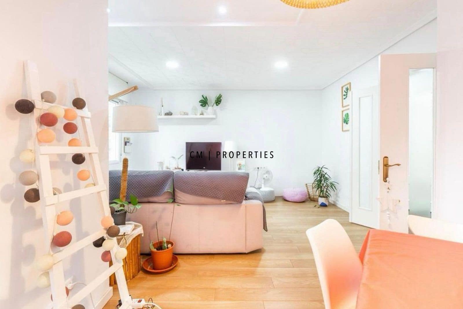 Piso de 3 habitaciones en València ciudad en alquiler - 1.300 € (Ref: 9626097)