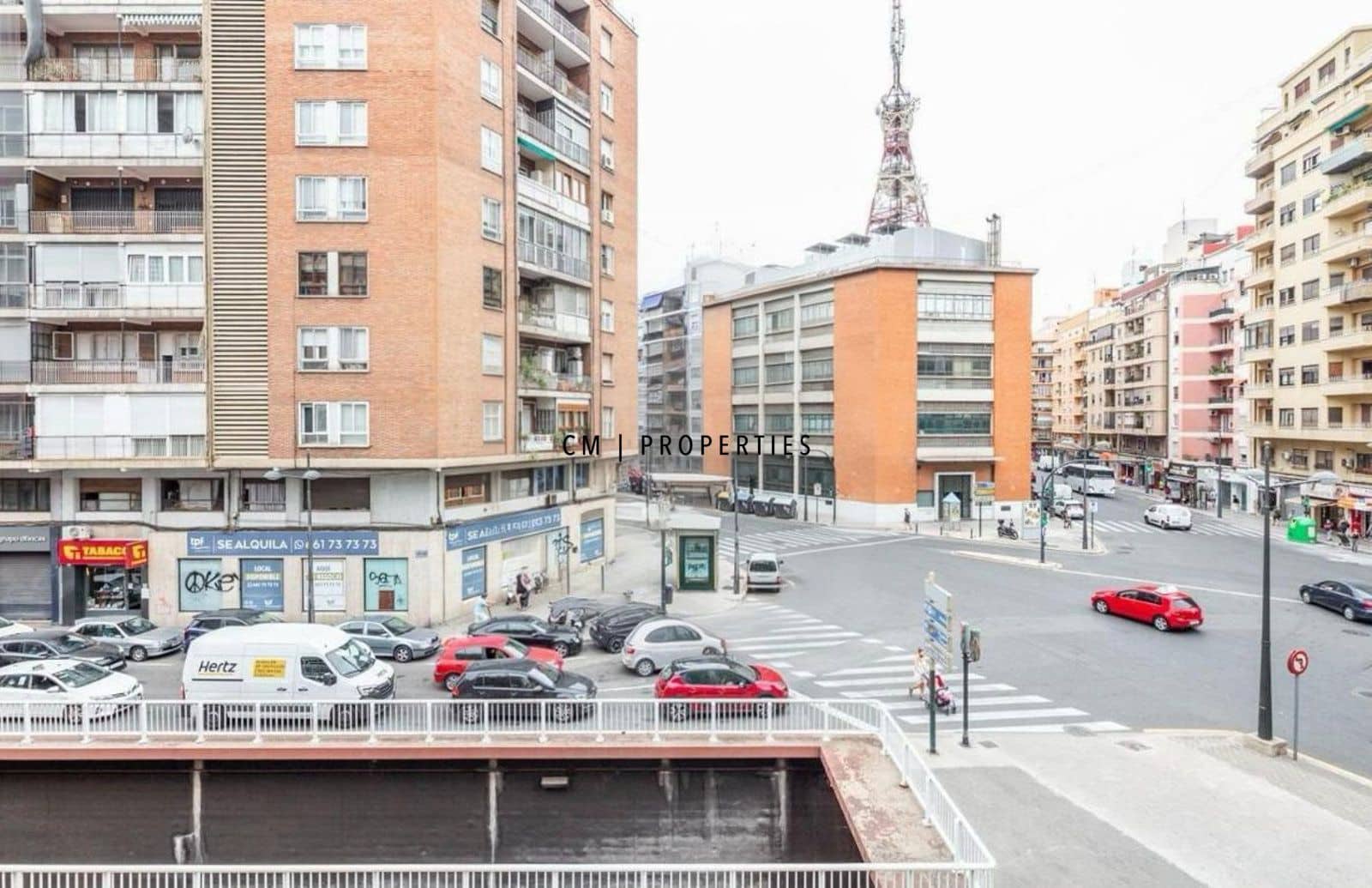 Piso de 3 habitaciones en València ciudad en alquiler - 1.300 € (Ref: 9626097)