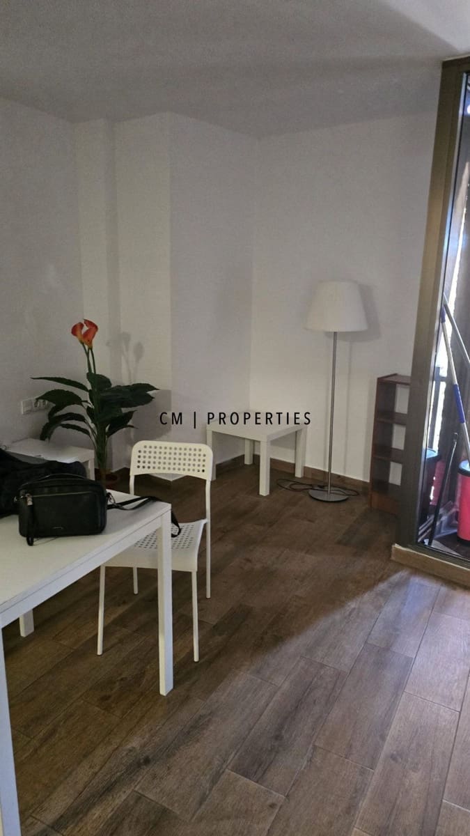 1 sovrum Lägenhet att hyra i Valencia stad - 700 € (Ref: 9626533)