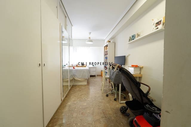 3 makuuhuone Asunto myytävänä paikassa L'Olivereta, Valencia kaupunki - 350 000 € (Ref: 9628162)