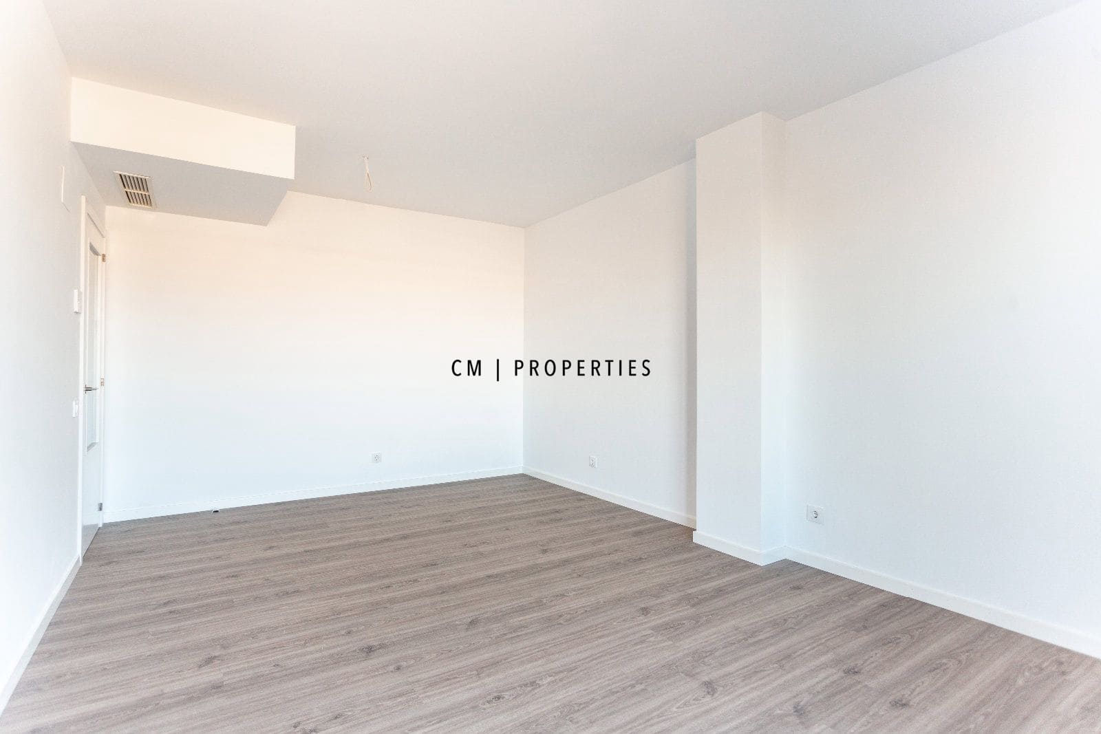 3 makuuhuone Asunto vuokrattavana paikassa Valencia kaupunki mukana uima-altaan 
autotalli - 1 650 € (Ref: 9628293)