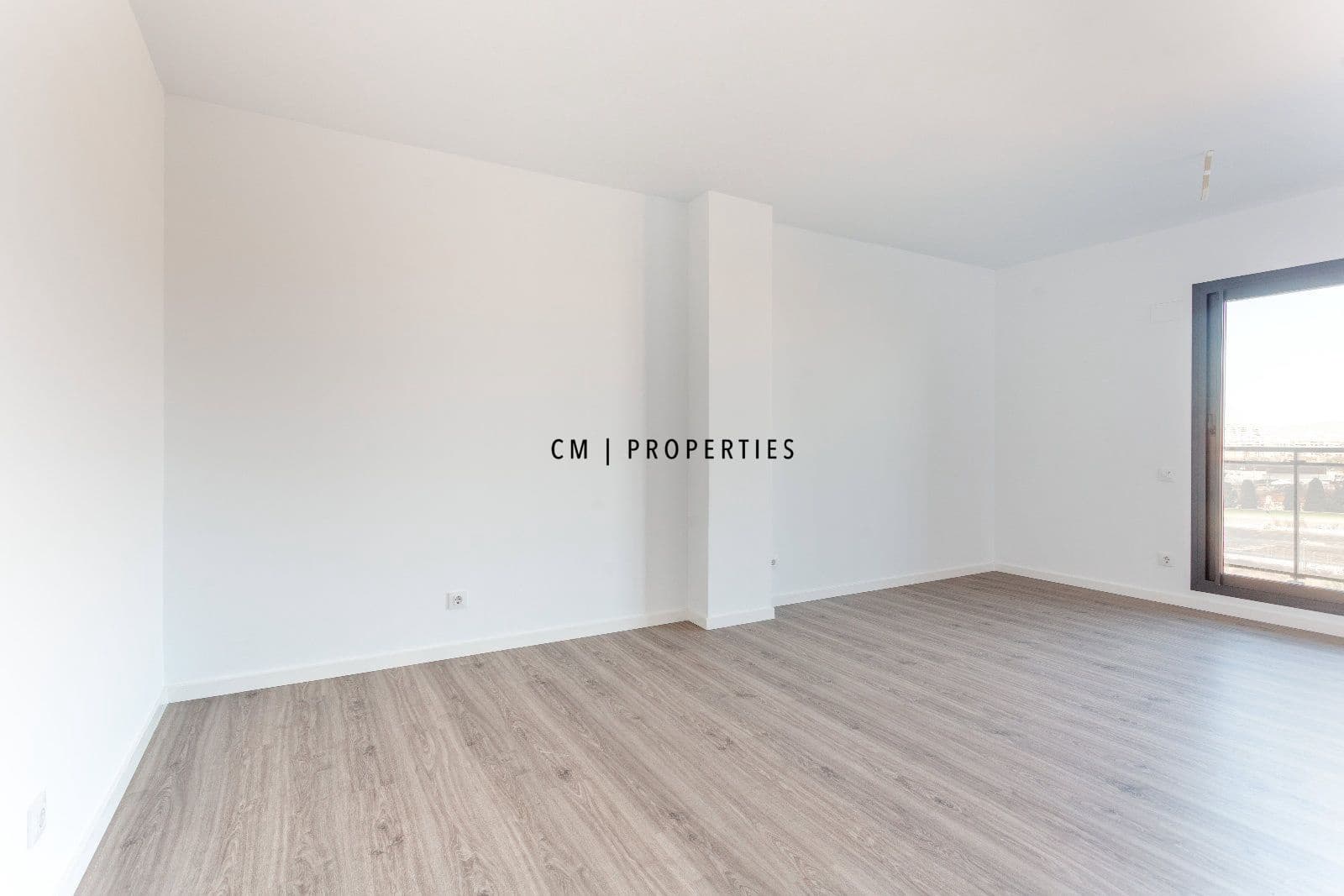 3 makuuhuone Asunto vuokrattavana paikassa Valencia kaupunki mukana uima-altaan 
autotalli - 1 650 € (Ref: 9628293)