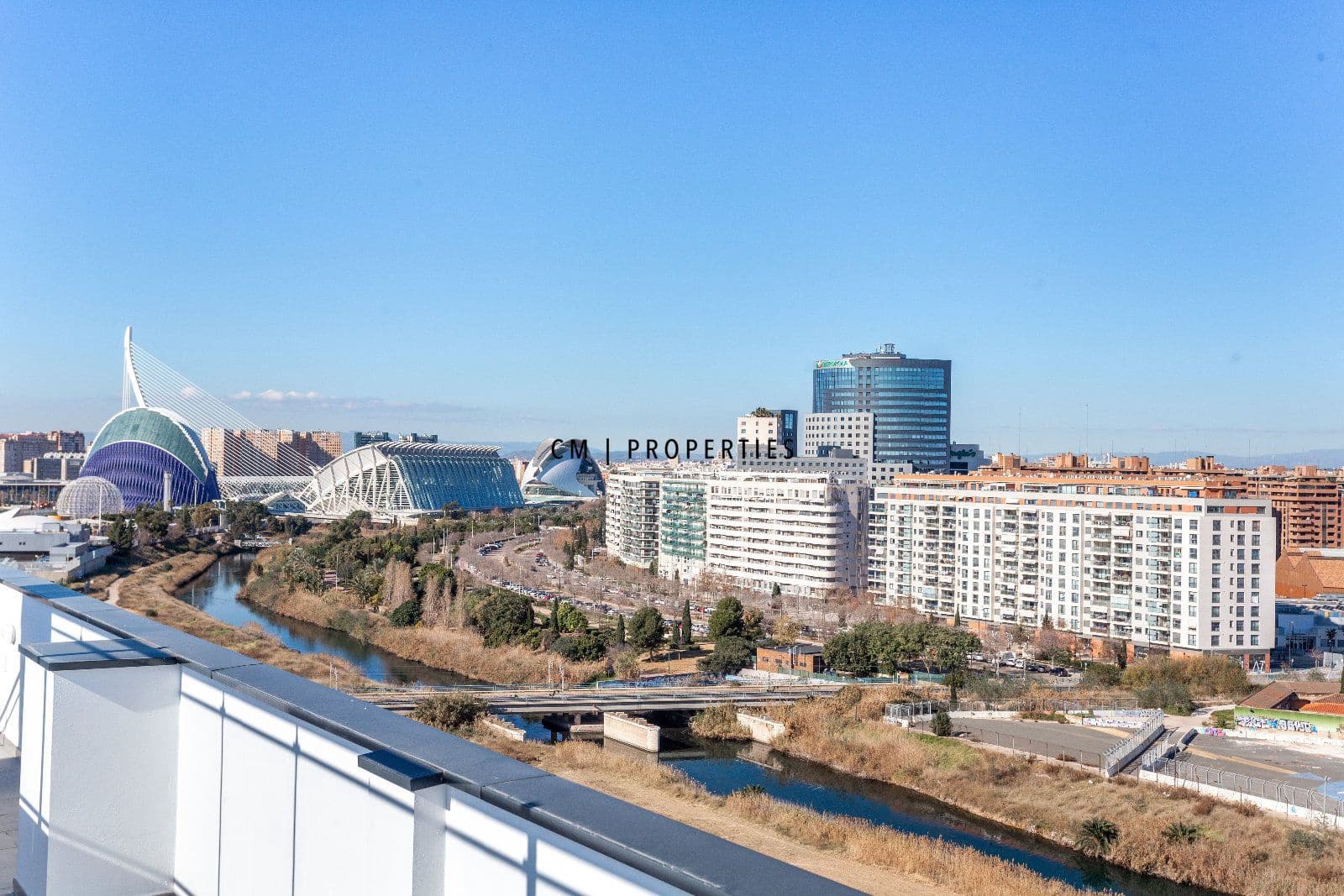 3 makuuhuone Asunto vuokrattavana paikassa Valencia kaupunki mukana uima-altaan 
autotalli - 1 650 € (Ref: 9628293)