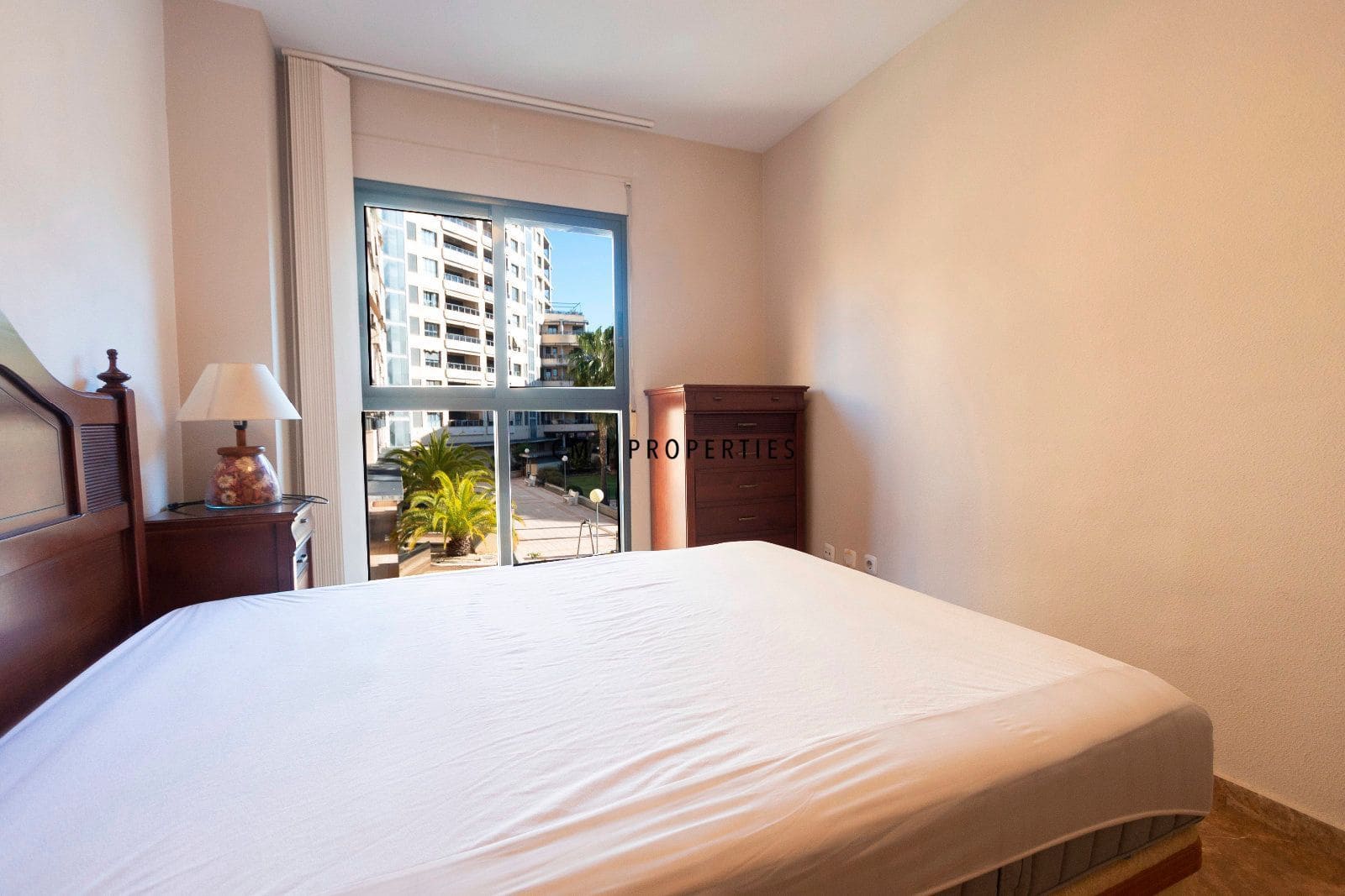 3 sypialnia Mieszkanie do wynajęcia w Miasto Walencja z basenem garażem - 1 600 € (Ref: 9628396)