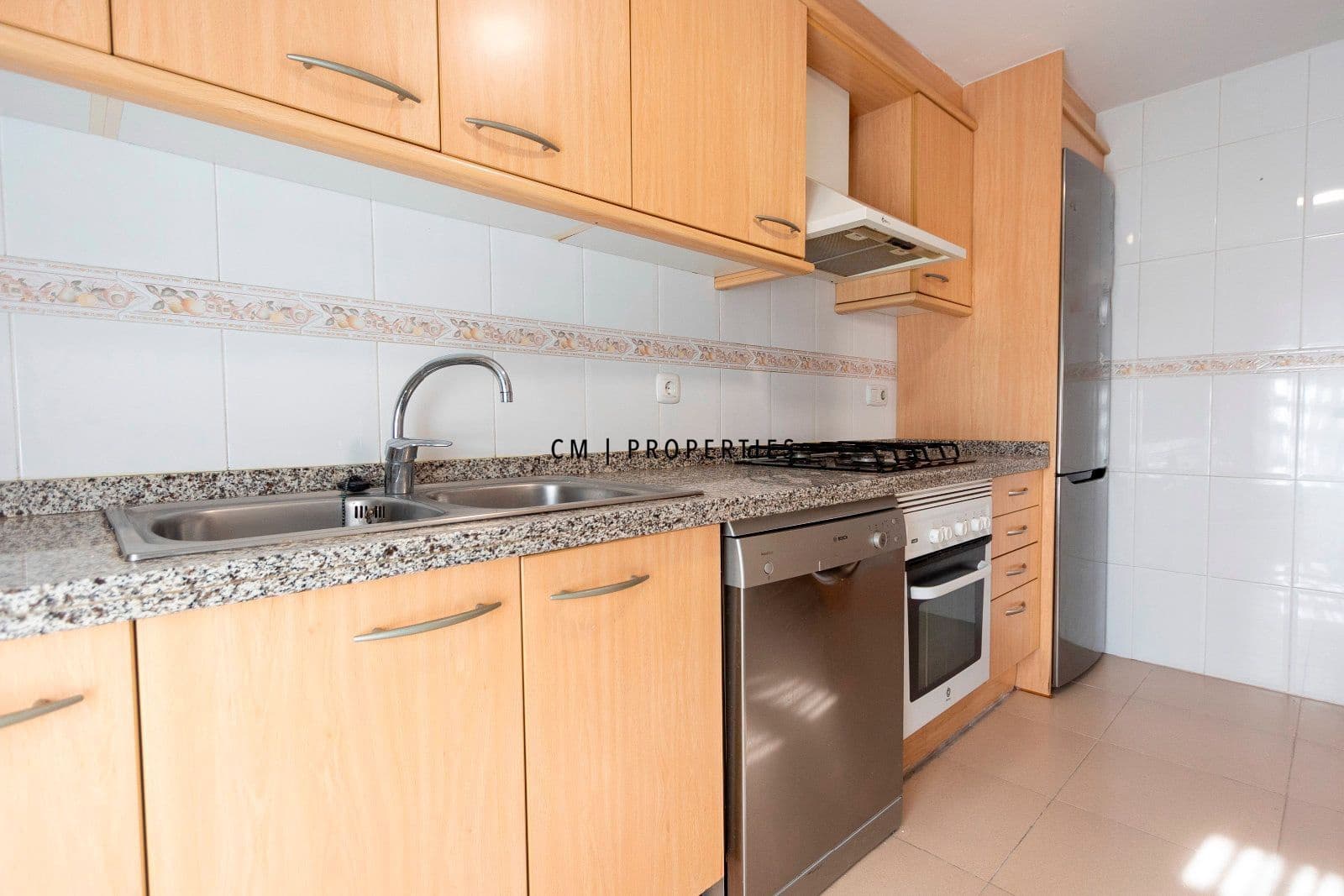 3 sypialnia Mieszkanie do wynajęcia w Miasto Walencja z basenem garażem - 1 600 € (Ref: 9628396)