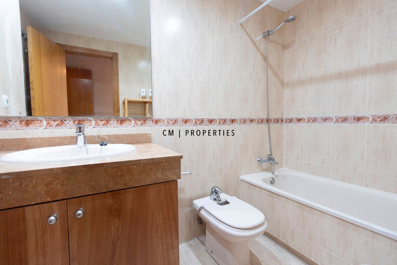 3 sypialnia Mieszkanie do wynajęcia w Miasto Walencja z basenem garażem - 1 600 € (Ref: 9628396)