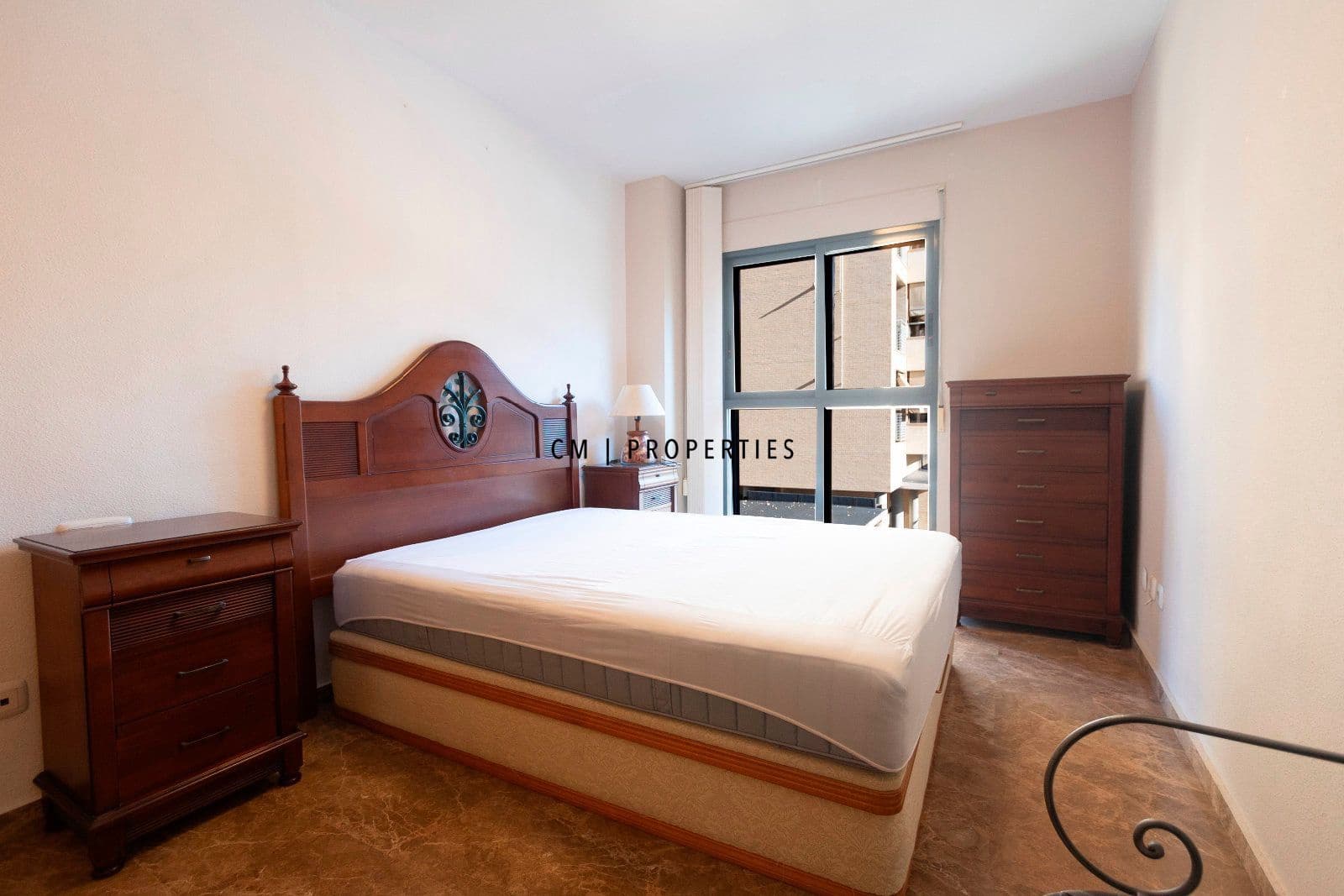 3 sypialnia Mieszkanie do wynajęcia w Miasto Walencja z basenem garażem - 1 600 € (Ref: 9628396)