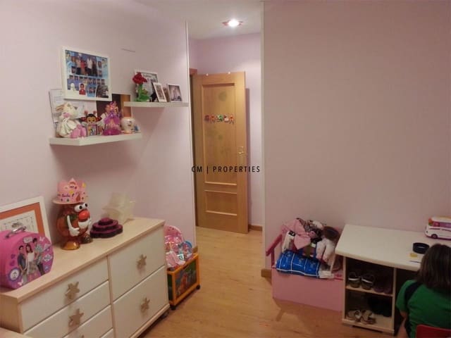 Appartement de 3 chambres à louer à Paterna avec piscine garage - 1 300 € (Ref: 9631827)