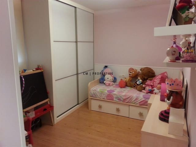 Appartement de 3 chambres à louer à Paterna avec piscine garage - 1 300 € (Ref: 9631827)