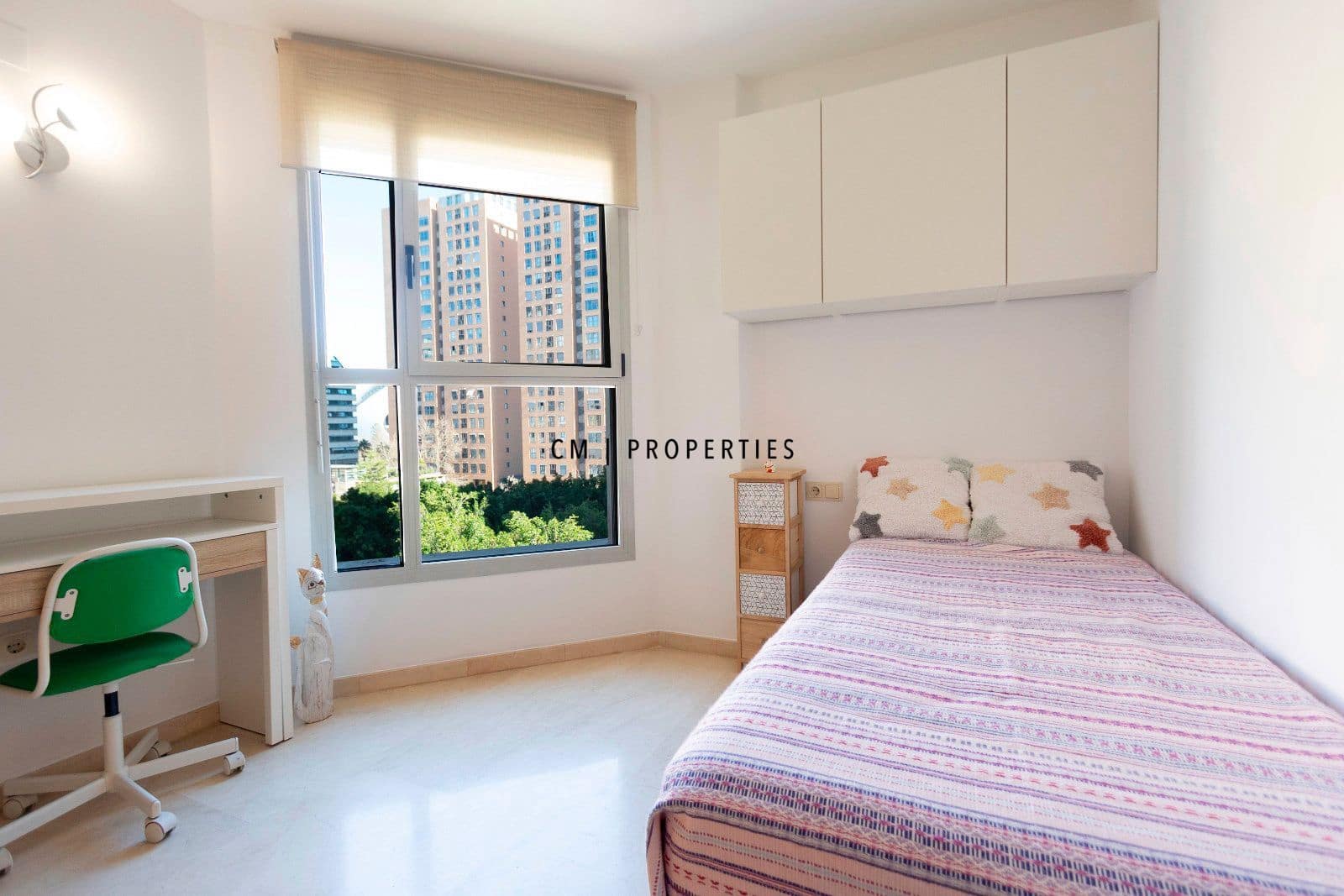 3 slaapkamer Flat te huur in Valencia stad met zwembad - € 1.900 (Ref: 9631828)