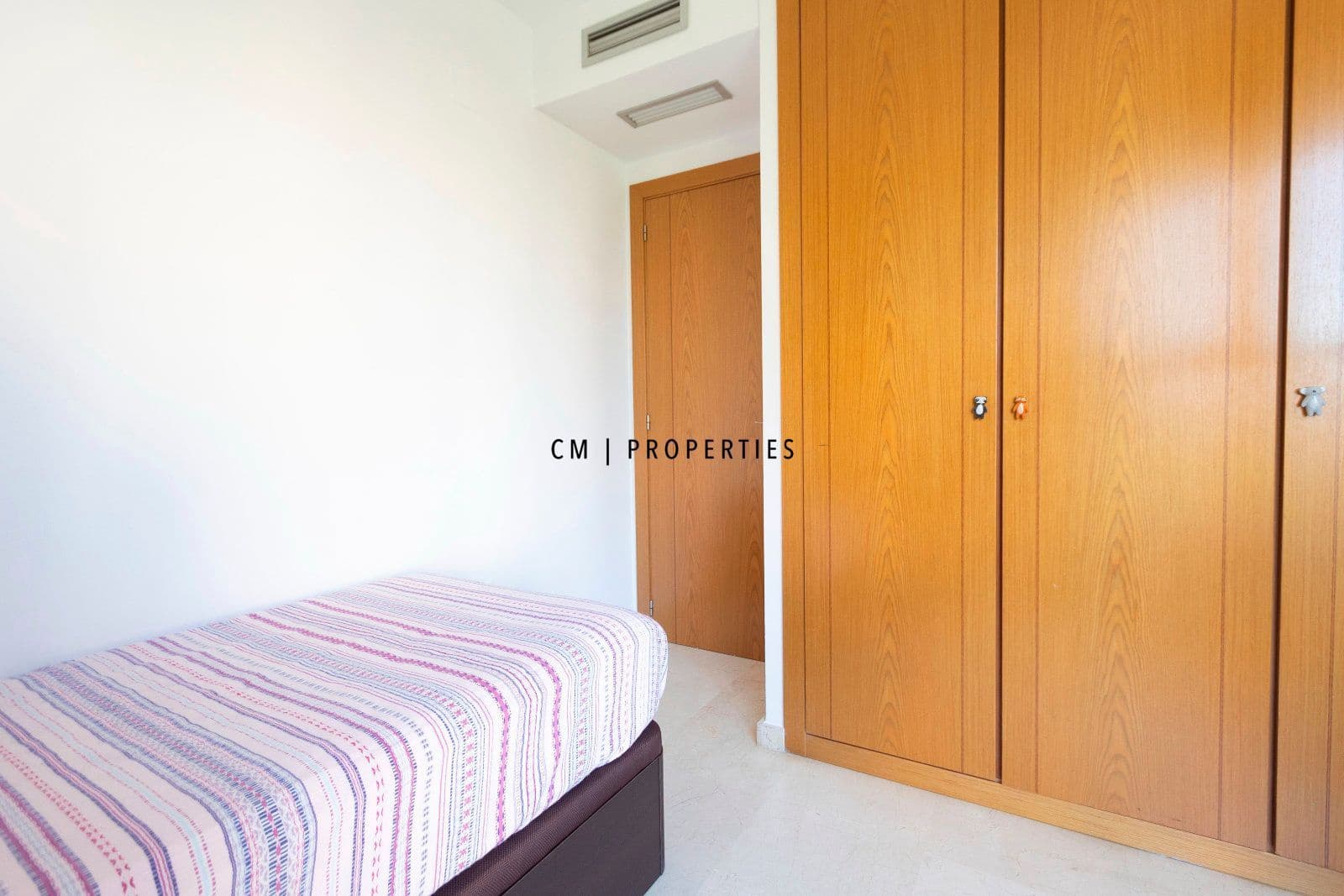 3 slaapkamer Flat te huur in Valencia stad met zwembad - € 1.900 (Ref: 9631828)