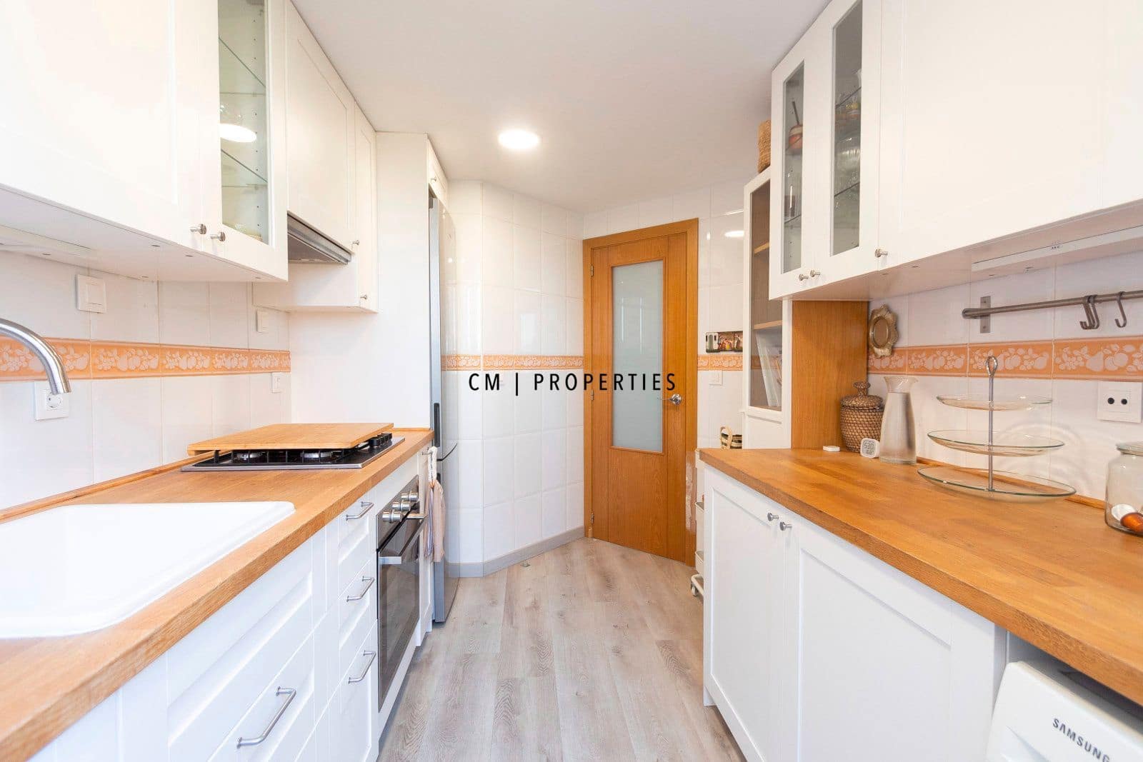 3 slaapkamer Flat te huur in Valencia stad met zwembad - € 1.900 (Ref: 9631828)