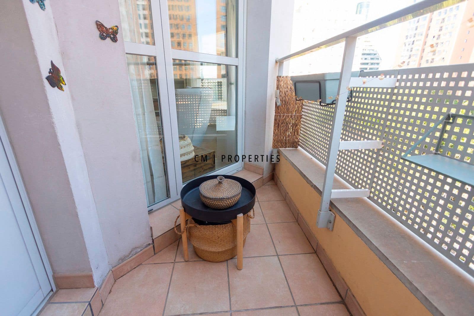 3 slaapkamer Flat te huur in Valencia stad met zwembad - € 1.900 (Ref: 9631828)