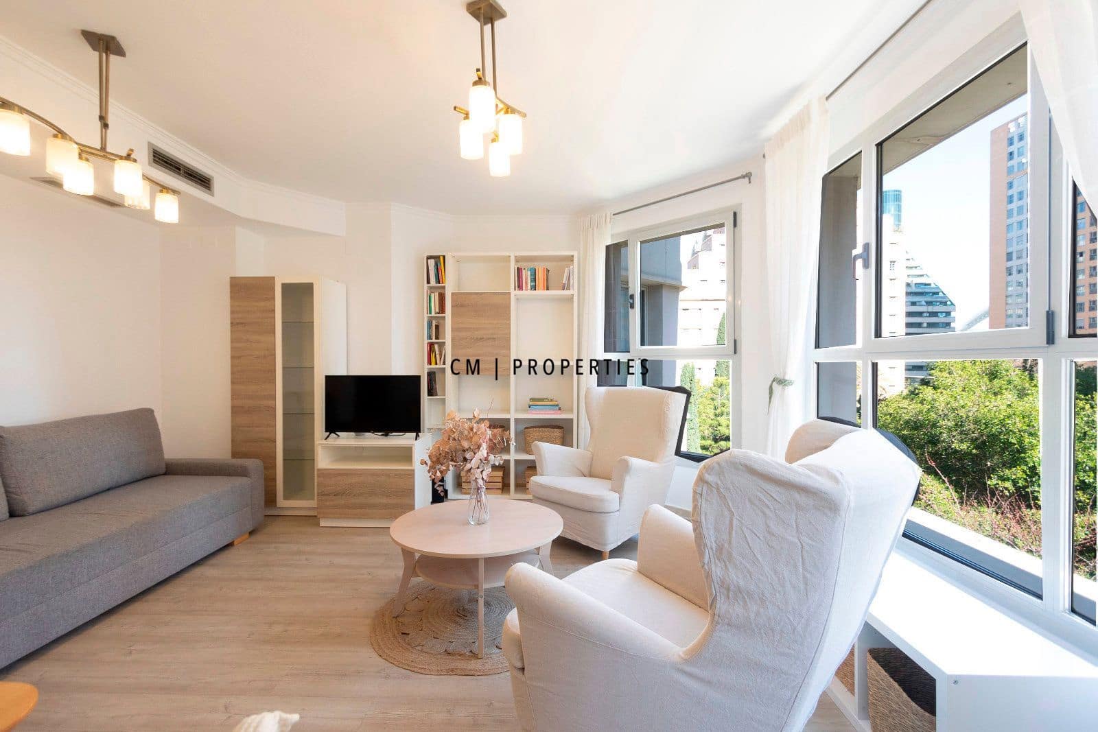 3 slaapkamer Flat te huur in Valencia stad met zwembad - € 1.900 (Ref: 9631828)