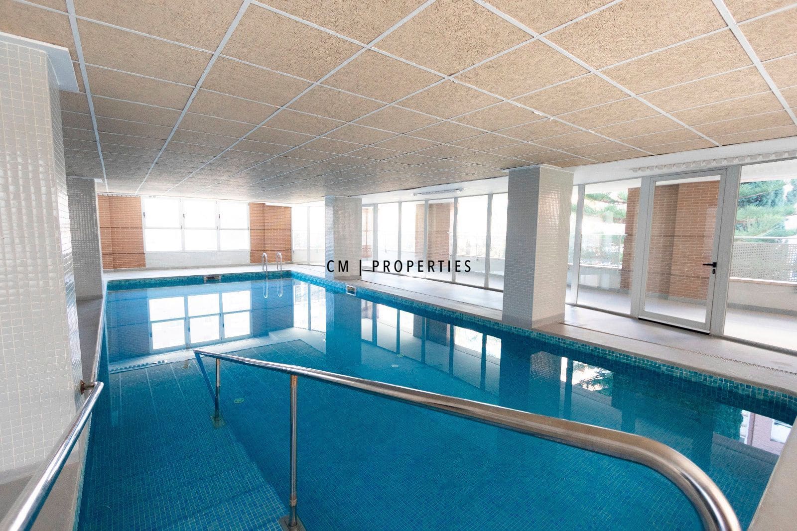 3 slaapkamer Flat te huur in Valencia stad met zwembad - € 1.900 (Ref: 9631828)