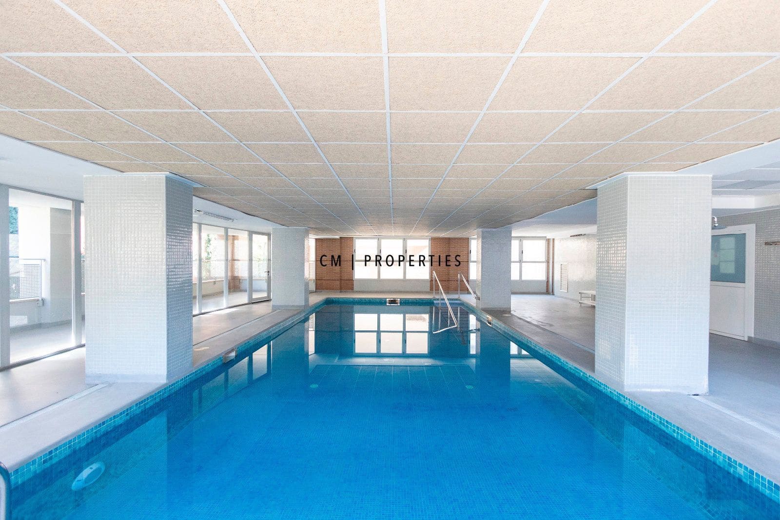 3 slaapkamer Flat te huur in Valencia stad met zwembad - € 1.900 (Ref: 9631828)