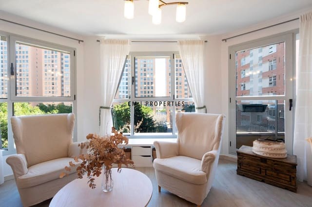 3 slaapkamer Flat te huur in Valencia stad met zwembad - € 1.900 (Ref: 9631828)