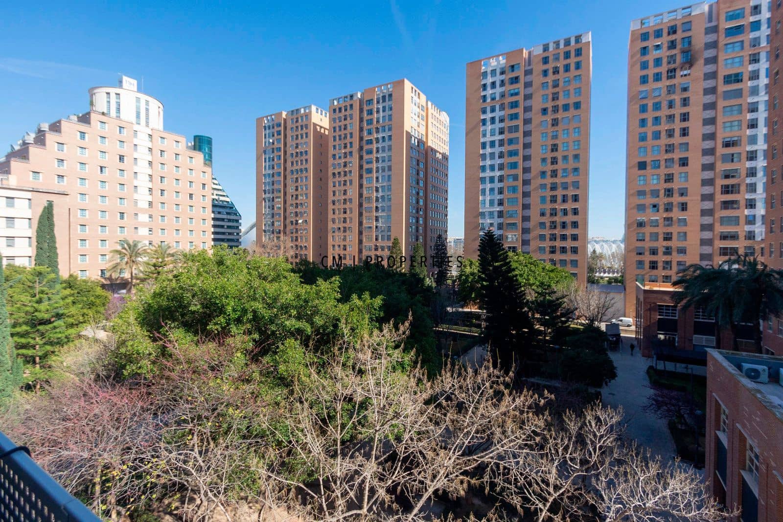 3 slaapkamer Flat te huur in Valencia stad met zwembad - € 1.900 (Ref: 9631828)