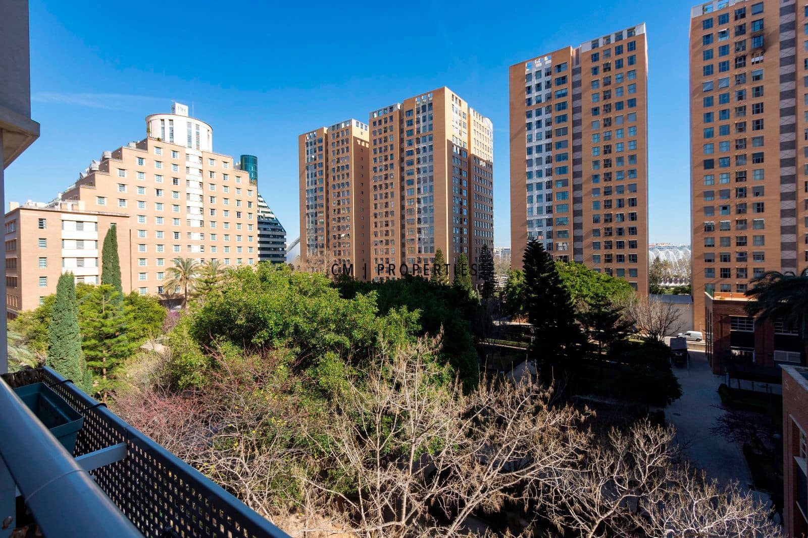 3 slaapkamer Flat te huur in Valencia stad met zwembad - € 1.900 (Ref: 9631828)