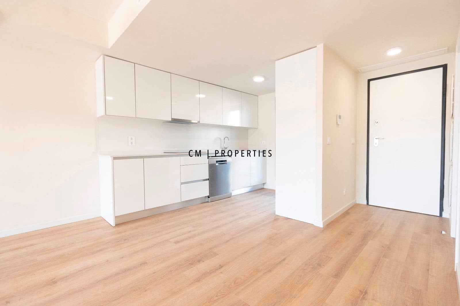 4 makuuhuone Omakotitalo vuokrattavana paikassa San Antonio de Benageber mukana uima-altaan 
autotalli - 2 350 € (Ref: 9632664)