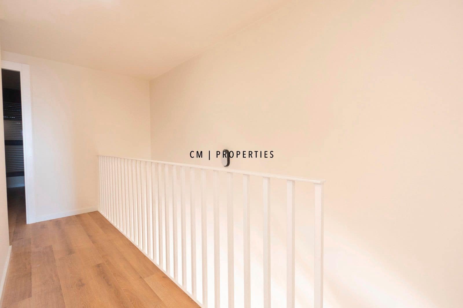 4 makuuhuone Omakotitalo vuokrattavana paikassa San Antonio de Benageber mukana uima-altaan 
autotalli - 2 350 € (Ref: 9632664)