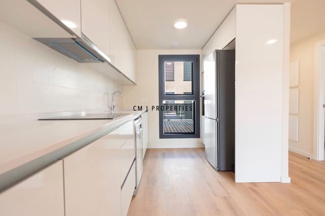 4 makuuhuone Omakotitalo vuokrattavana paikassa San Antonio de Benagéber mukana uima-altaan 
autotalli - 2 350 € (Ref: 9632664)