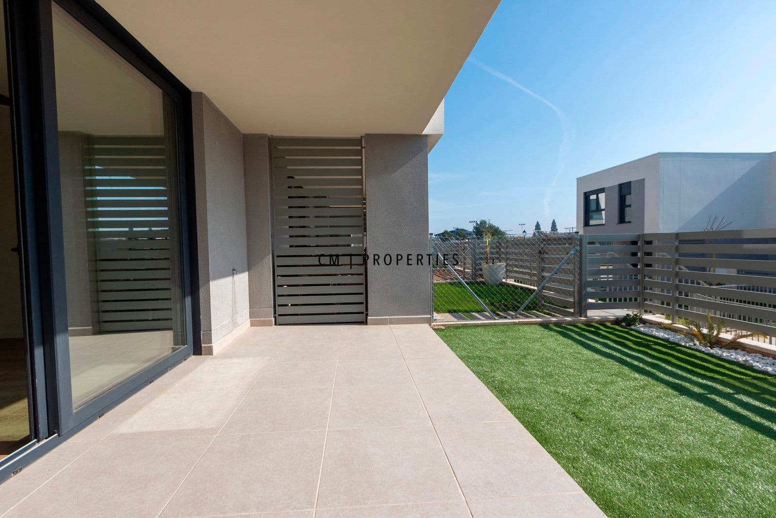 4 makuuhuone Omakotitalo vuokrattavana paikassa San Antonio de Benageber mukana uima-altaan 
autotalli - 2 350 € (Ref: 9632664)