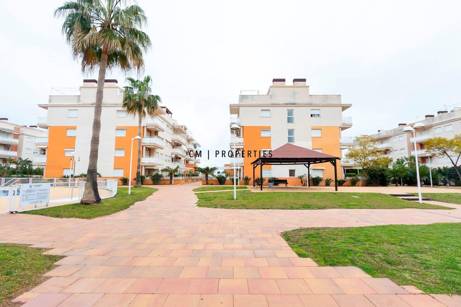 Piso de 2 habitaciones en Almenara en alquiler con piscina garaje - 850 € (Ref: 9632665)