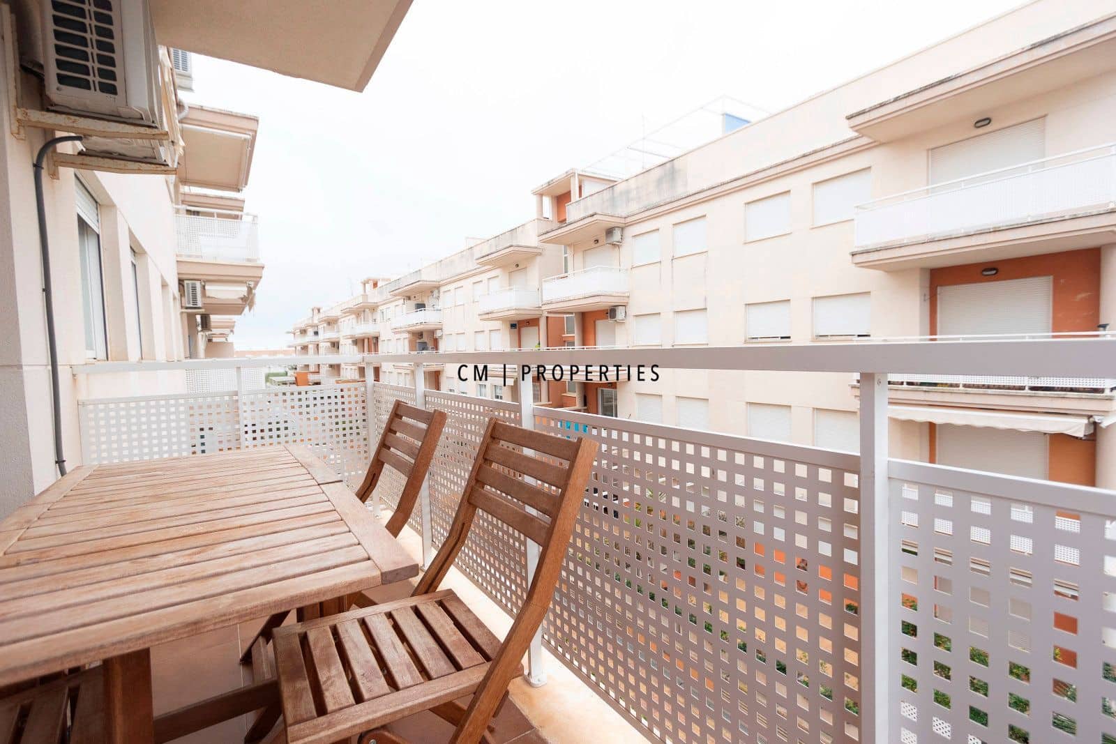 Piso de 2 habitaciones en Almenara en alquiler con piscina garaje - 850 € (Ref: 9632665)