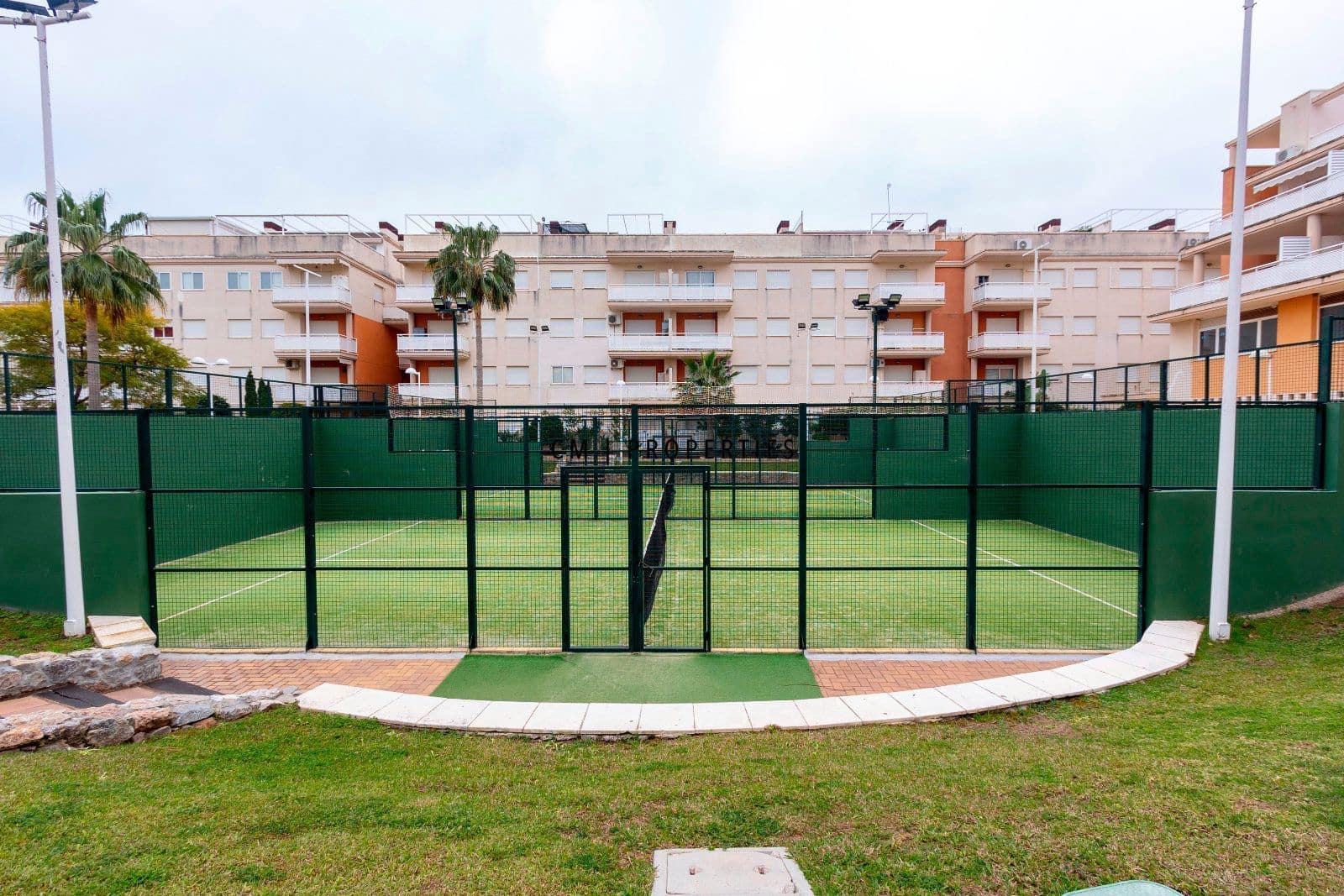 Piso de 2 habitaciones en Almenara en alquiler con piscina garaje - 850 € (Ref: 9632665)