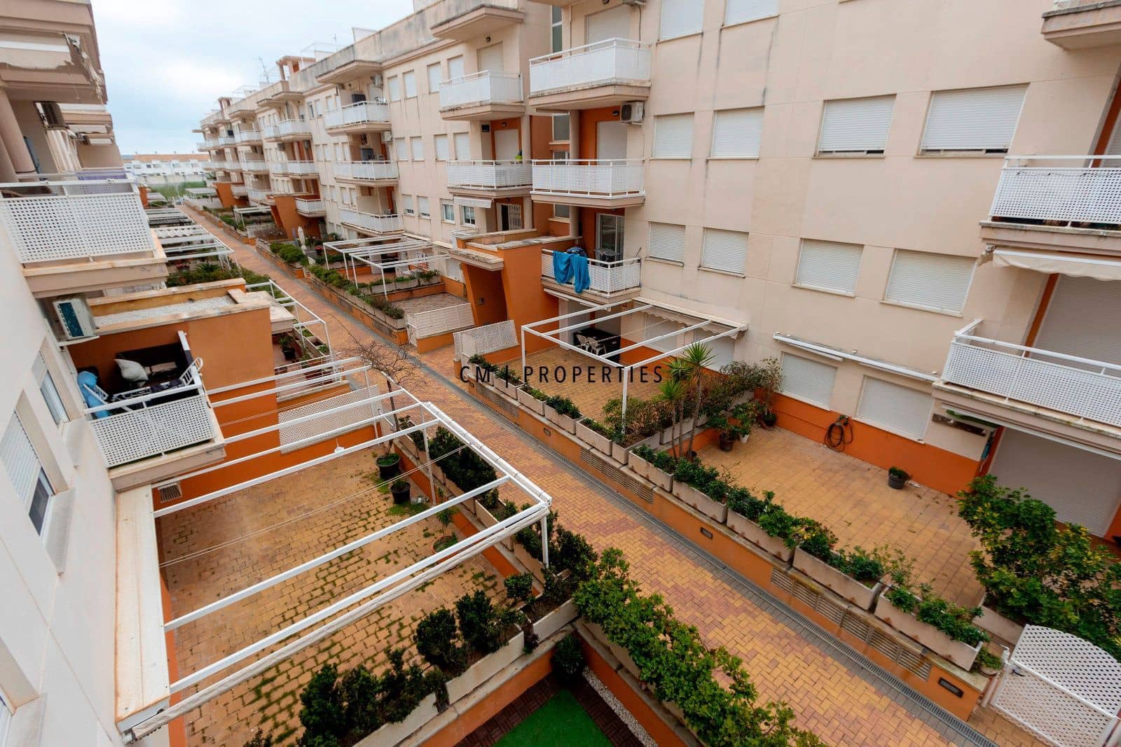Piso de 2 habitaciones en Almenara en alquiler con piscina garaje - 850 € (Ref: 9632665)