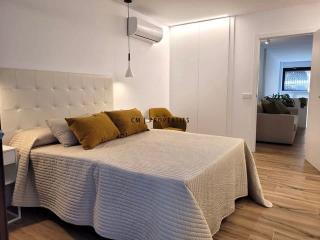 Piso de 2 habitaciones en Ciutat Vella, València ciudad en alquiler con garaje - 1.950 € (Ref: 9634996)