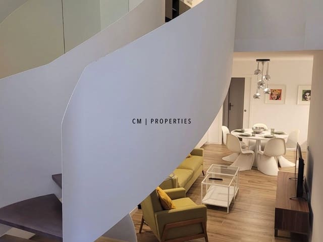 Piso de 2 habitaciones en Ciutat Vella, València ciudad en alquiler con garaje - 1.950 € (Ref: 9634996)