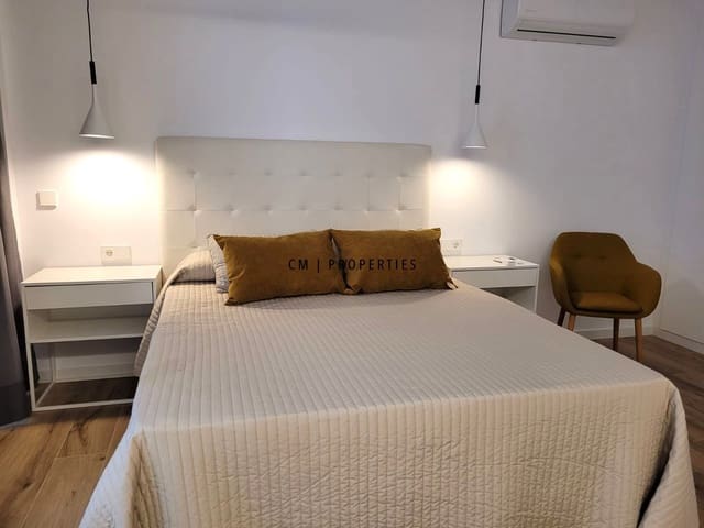 Piso de 2 habitaciones en Ciutat Vella, València ciudad en alquiler con garaje - 1.950 € (Ref: 9634996)