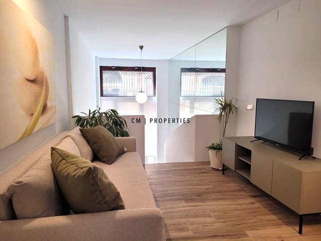 Piso de 2 habitaciones en Ciutat Vella, València ciudad en alquiler con garaje - 1.950 € (Ref: 9634996)