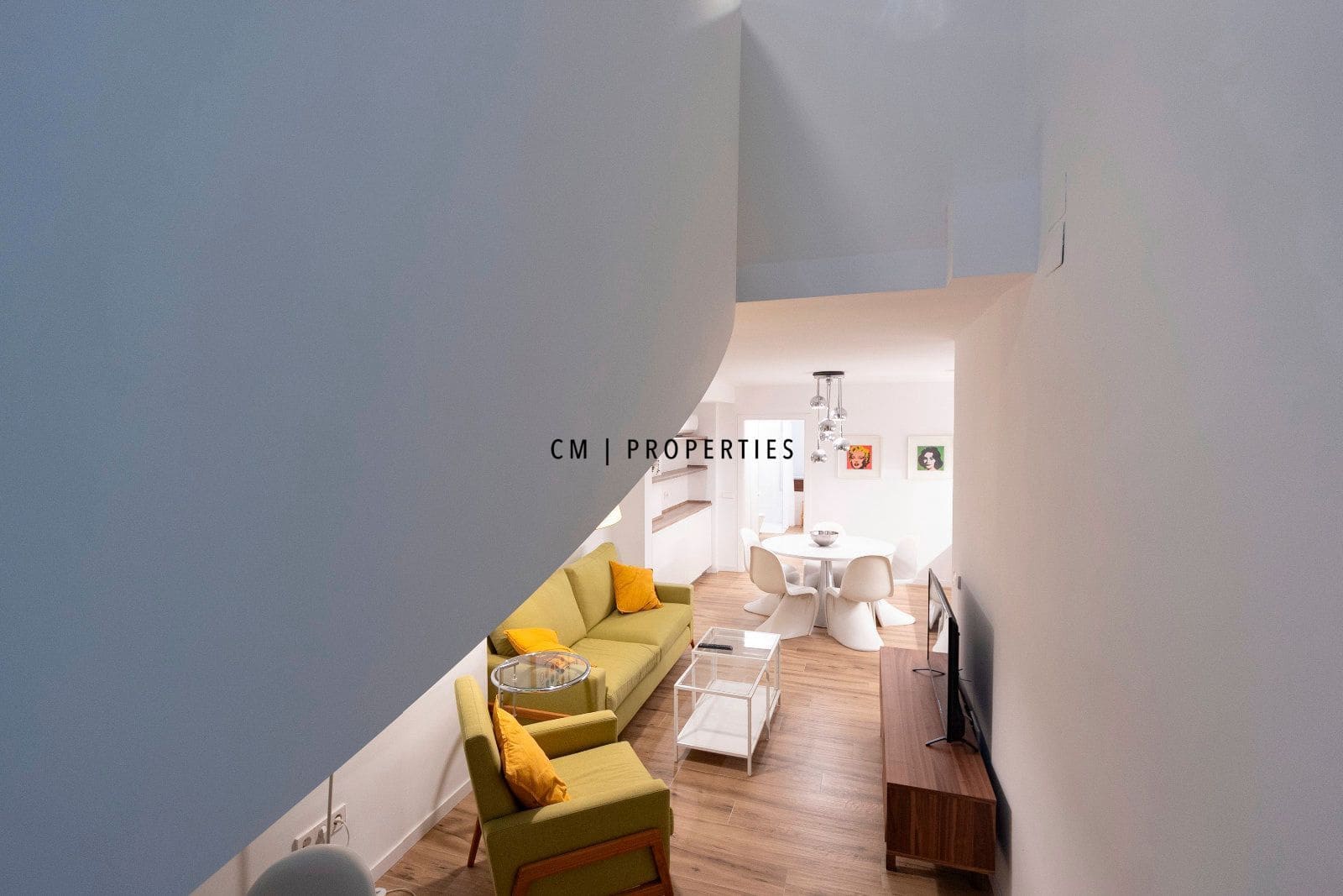 2 bedroom Flat for rent in Valencia city with garage - € 1,950 (Ref: 9634996)