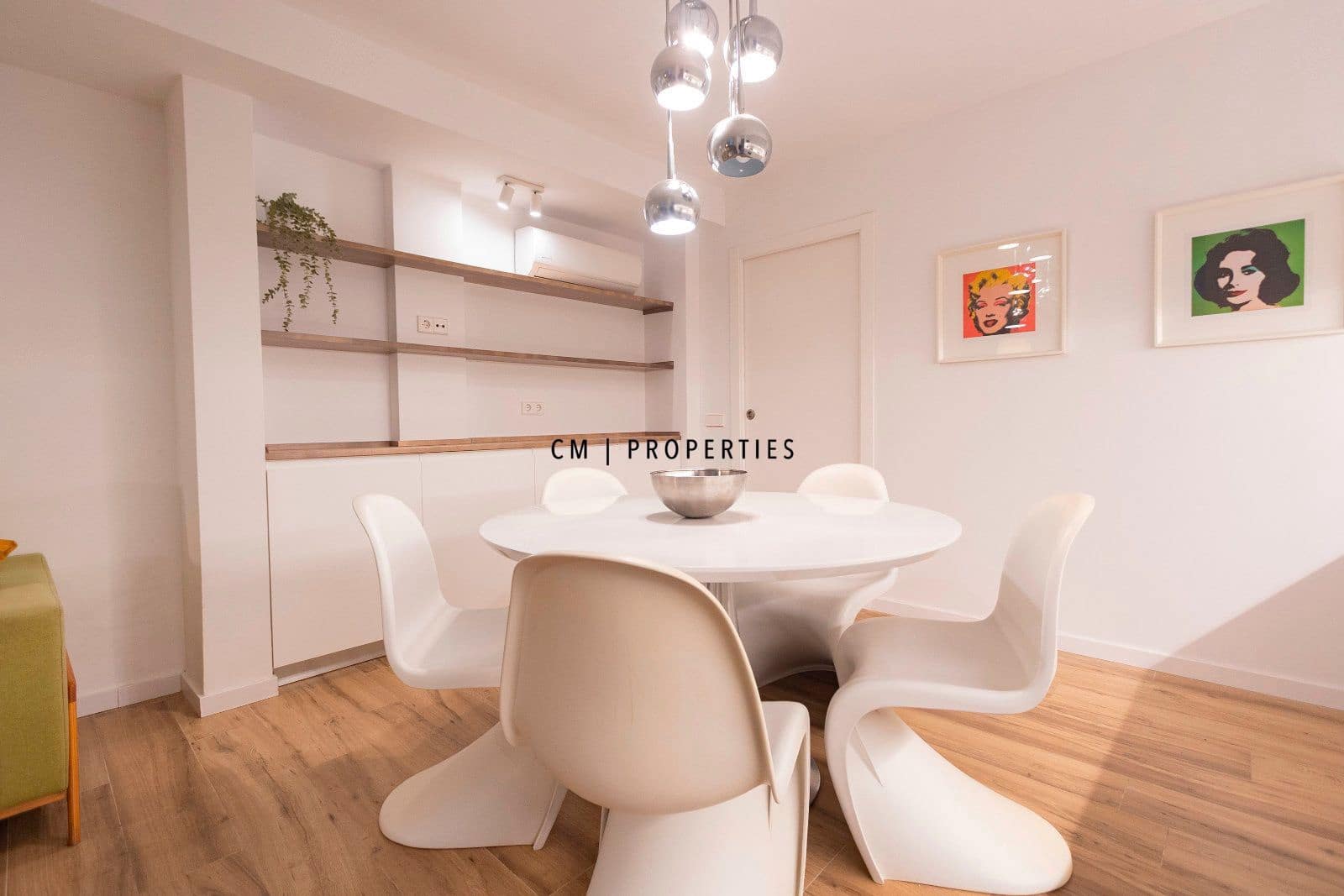 2 bedroom Flat for rent in Valencia city with garage - € 1,950 (Ref: 9634996)