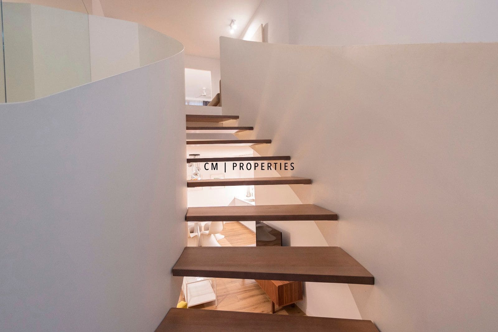 2 bedroom Flat for rent in Valencia city with garage - € 1,950 (Ref: 9634996)