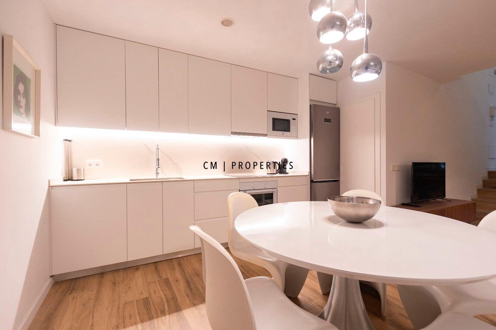 2 bedroom Flat for rent in Valencia city with garage - € 1,950 (Ref: 9634996)