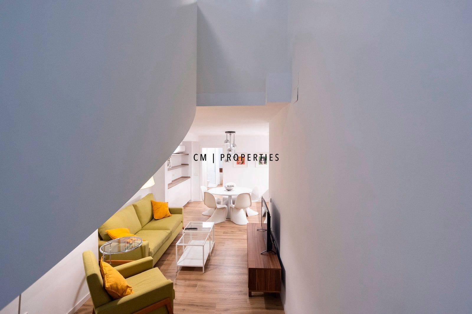 2 bedroom Flat for rent in Valencia city with garage - € 1,950 (Ref: 9634996)