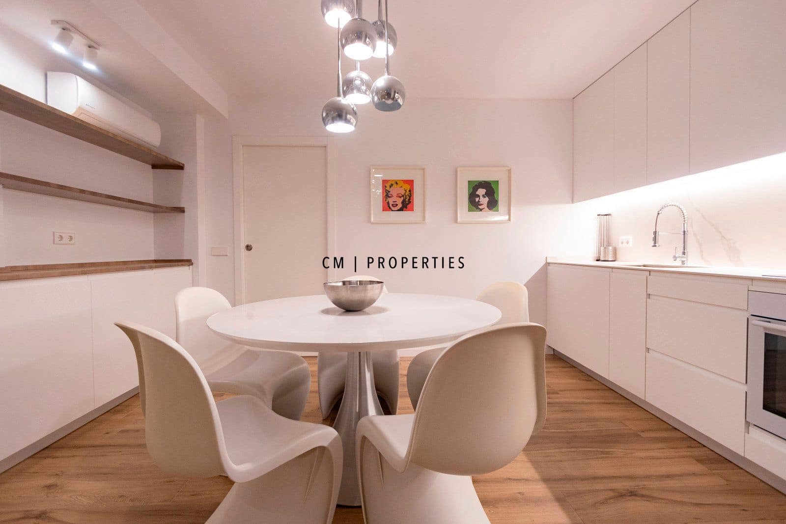 2 bedroom Flat for rent in Valencia city with garage - € 1,950 (Ref: 9634996)