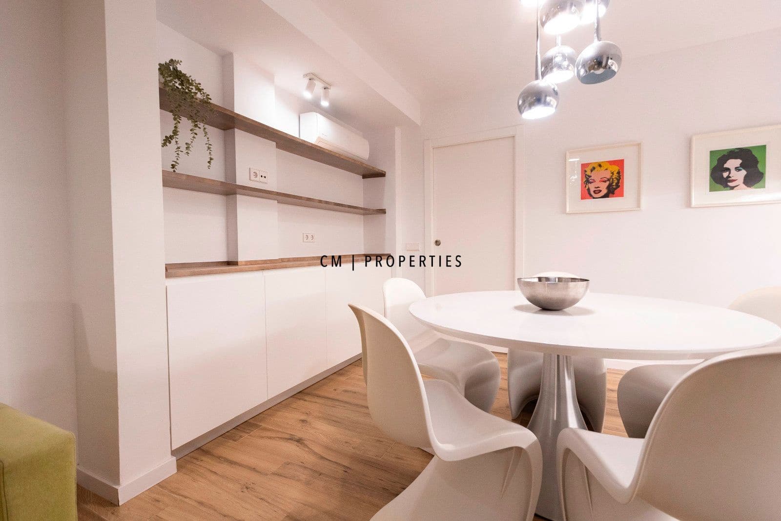 2 bedroom Flat for rent in Valencia city with garage - € 1,950 (Ref: 9634996)
