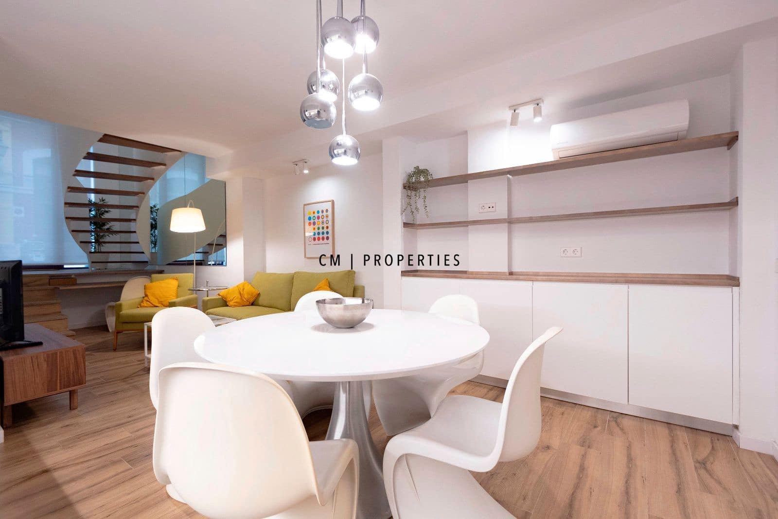 2 bedroom Flat for rent in Valencia city with garage - € 1,950 (Ref: 9634996)