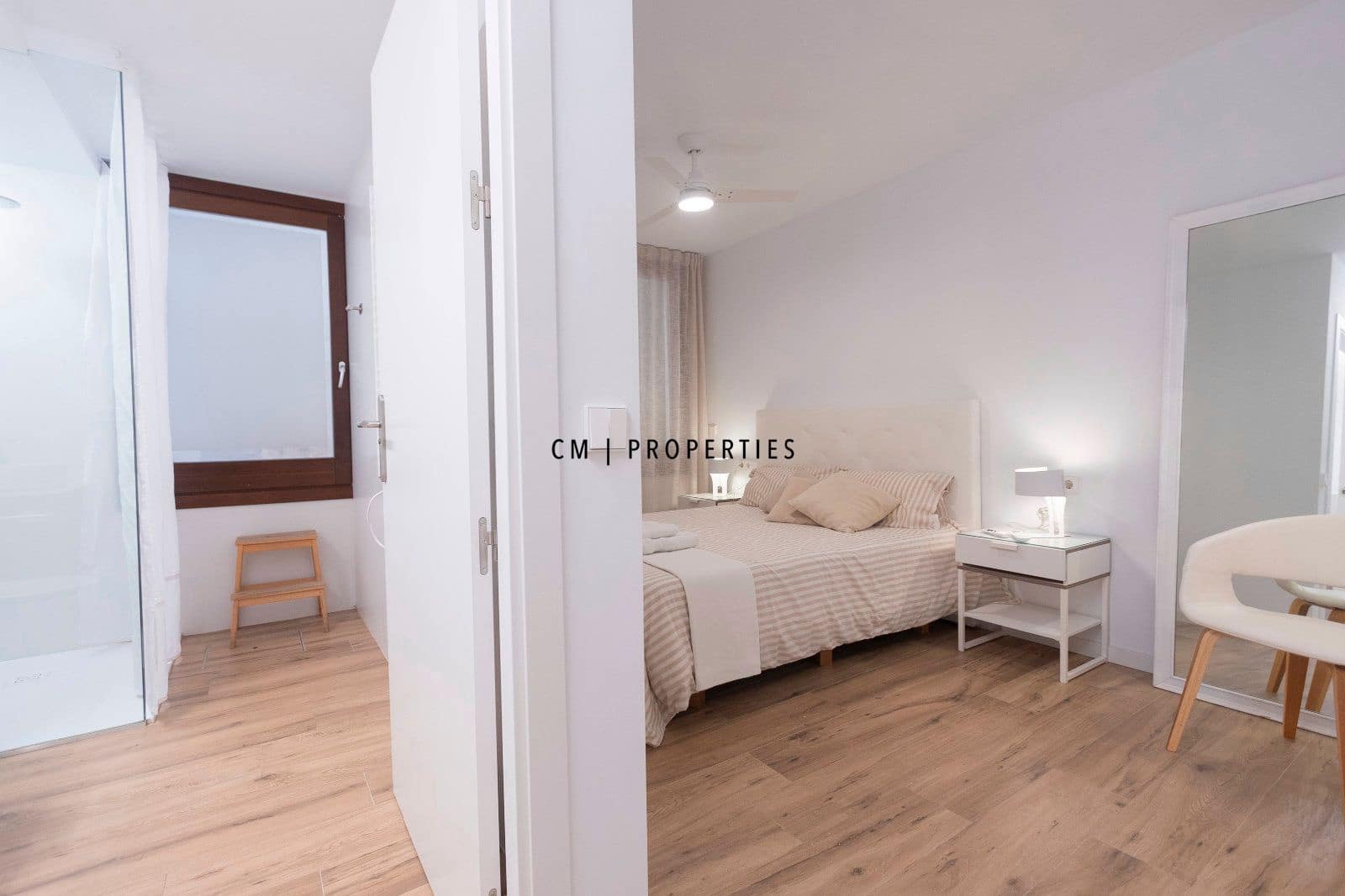 2 bedroom Flat for rent in Valencia city with garage - € 1,950 (Ref: 9634996)