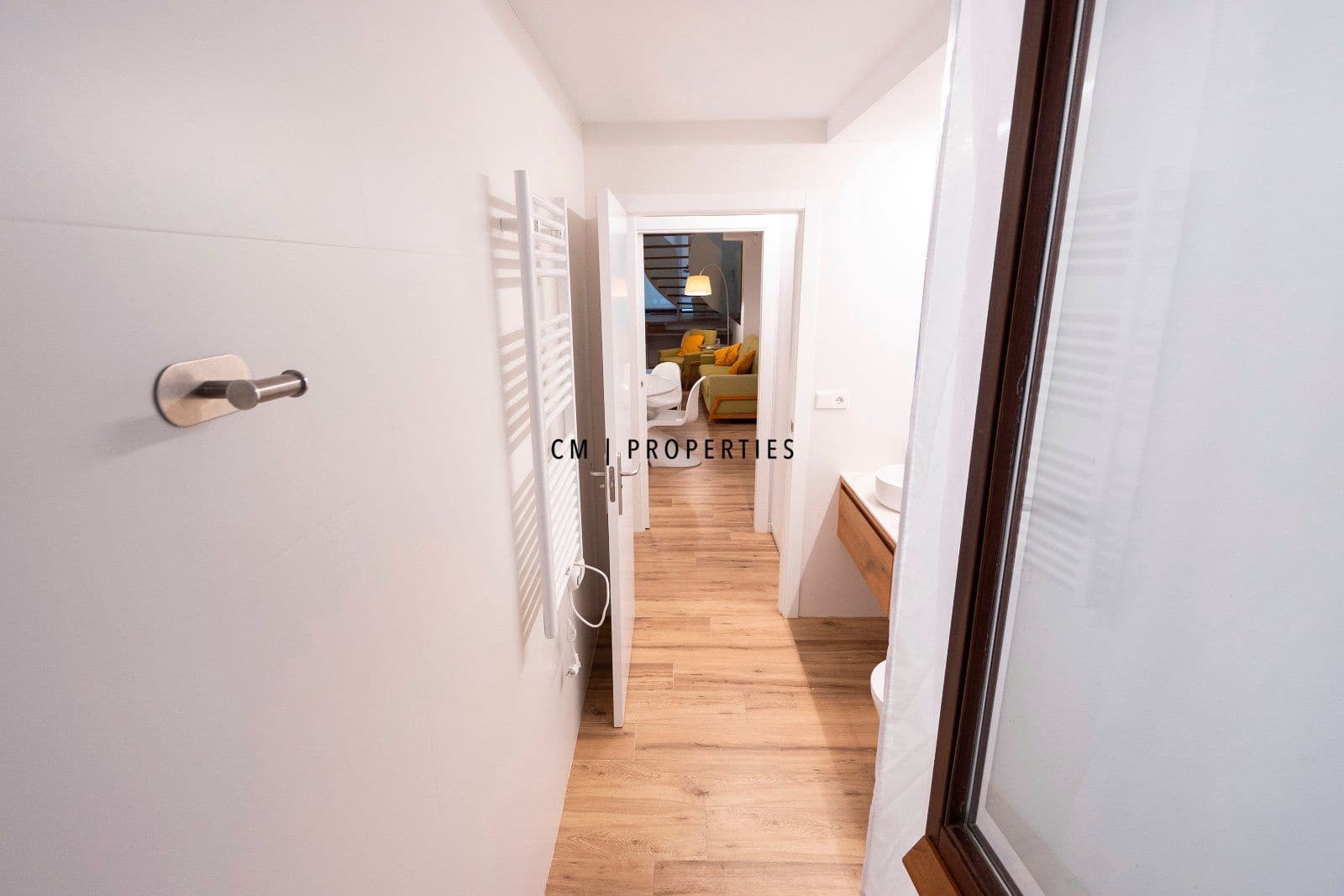 2 bedroom Flat for rent in Valencia city with garage - € 1,950 (Ref: 9634996)