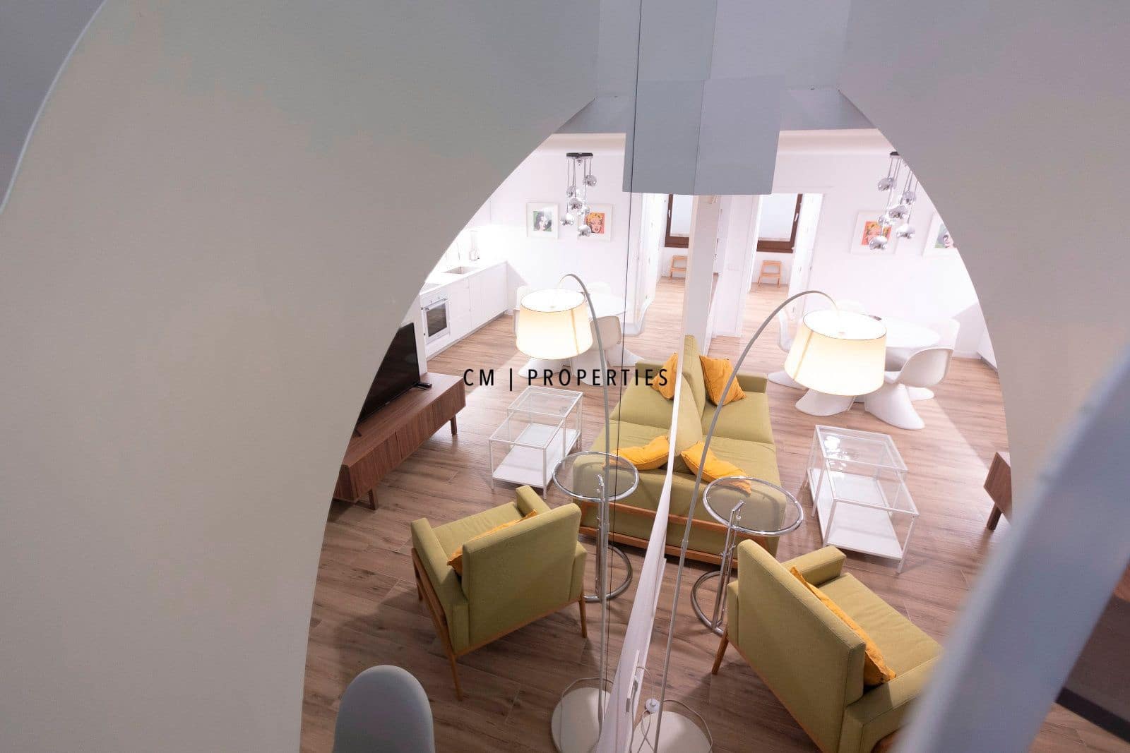 2 bedroom Flat for rent in Valencia city with garage - € 1,950 (Ref: 9634996)