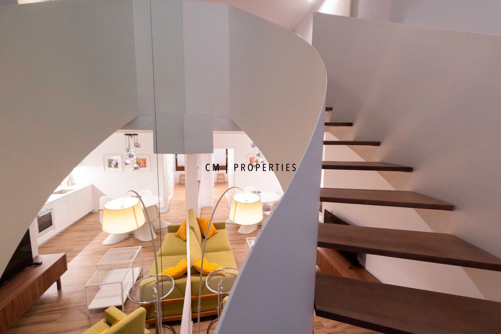 2 bedroom Flat for rent in Valencia city with garage - € 1,950 (Ref: 9634996)