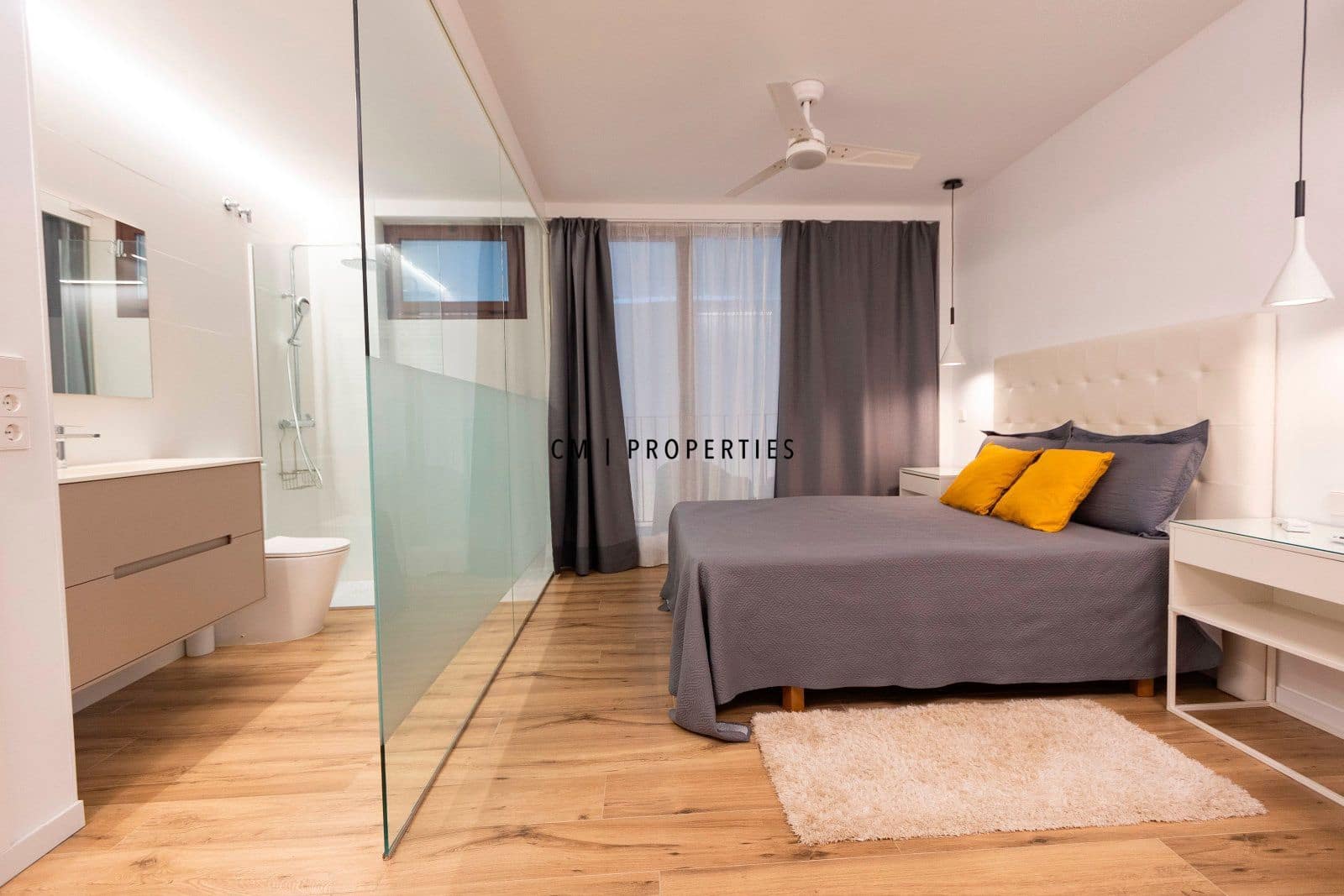 2 bedroom Flat for rent in Valencia city with garage - € 1,950 (Ref: 9634996)